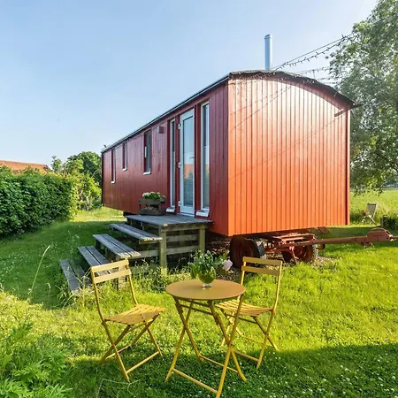 Tiny House Im Gruenen بيت للعطل *